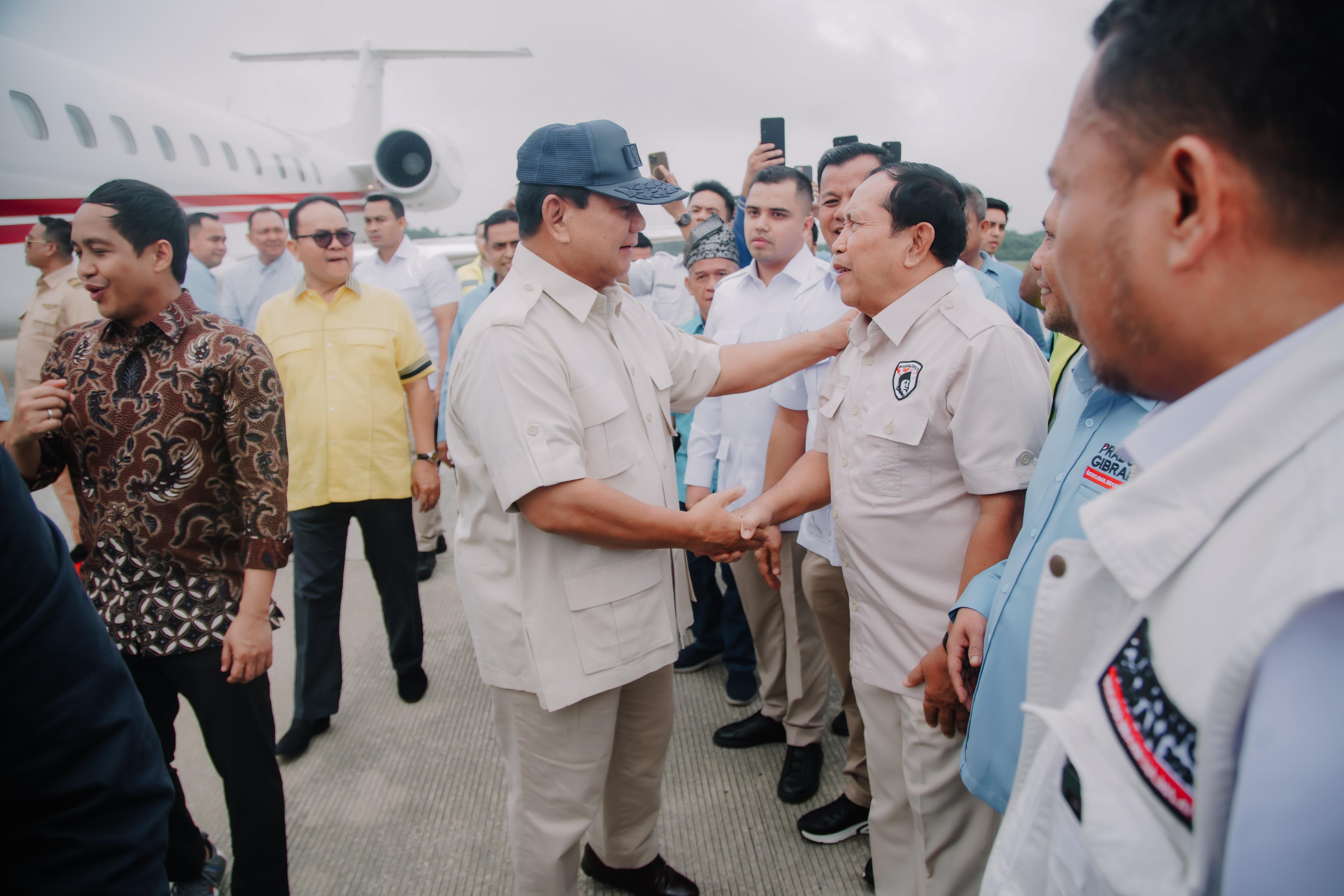 Bupati Rohul, Sukiman saat menyambut kunjungan Ketum Gerindra, Prabowo Subianto di Kabupaten Rohul beberapa waktu lalu. Foto Ist